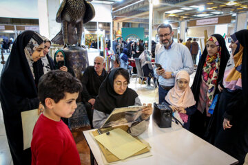 نسبت غزل عاشقانه امروز با غزل اصیل پارسی تصنعی شده است