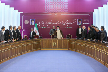 دیدار جمعی از اصناف و بازاریان با رئیس جمهور 3 دیدار جمعی ازاصناف و بازاریان با رئیس جمهور