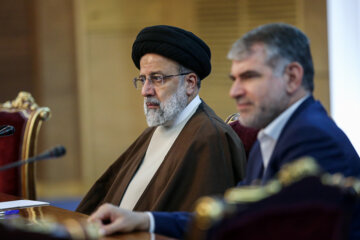 دیدار جمعی از اصناف و بازاریان با رئیس جمهور 9 دیدار جمعی ازاصناف و بازاریان با رئیس جمهور