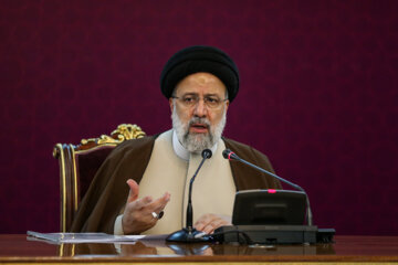 دیدار جمعی از اصناف و بازاریان با رئیس جمهور 24 دیدار جمعی از اصناف و بازاریان با رئیس جمهور