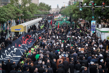 Machhad couvert de noir à l’occasion de l’anniversaire du martyre de l’imam Ali 