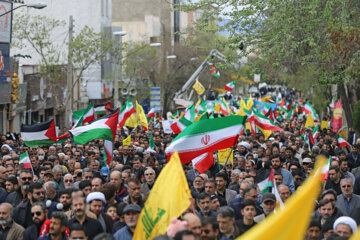 La marche de la Journée mondiale de Qods, s'est tenue ce vendredi 14 avril dans la ville de Zanjan avec la présence de jeûneurs en guise du soutien et de la solidarité au peuple opprimé palestinien opprimé. (Photo : Bahrâm Bayat)