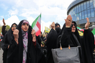 La marche de la Journée mondiale de Qods, s'est tenue ce vendredi 14 avril dans la ville de Zanjan avec la présence de jeûneurs en guise du soutien et de la solidarité au peuple opprimé palestinien opprimé. (Photo : Bahrâm Bayat)