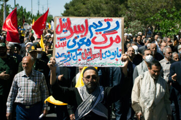 IRNA-La marche de la Journée mondiale du Qods s'est tenue ce vendredi 14 avril 2023 à Semnan au centre au dernier vendredi du Ramadan avec la présence du peuple en jeun et anti-arrogant de l'Iran islamique et en guise du soutien au peuple opprimé et puissant de Palestine. (Photo : Ali Abak)