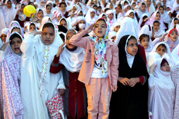 Ramadan 2023 en Iran: un groupe d’enfants célèbre leur premier jeûne dans la ville de KhorramAbad