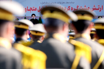 Desfile militar con motivo del Día Nacional del Ejército de Irán
