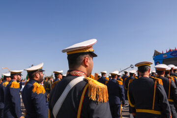 Desfile militar con motivo del Día Nacional del Ejército de Irán
