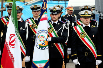 Desfile militar con motivo del Día Nacional del Ejército de Irán
