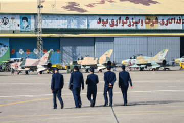 Desfile de aviones de combate de la Fuerza Aérea del Ejército iraní
