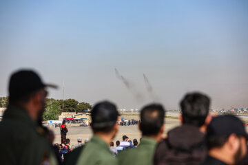 Desfile de aviones de combate de la Fuerza Aérea del Ejército iraní
