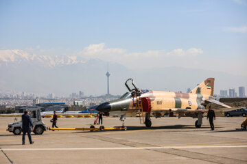 Desfile de aviones de combate de la Fuerza Aérea del Ejército iraní
