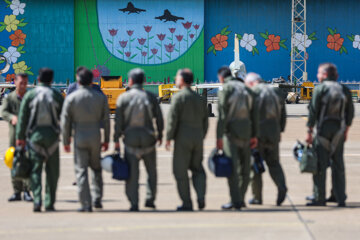 Desfile de aviones de combate de la Fuerza Aérea del Ejército iraní
