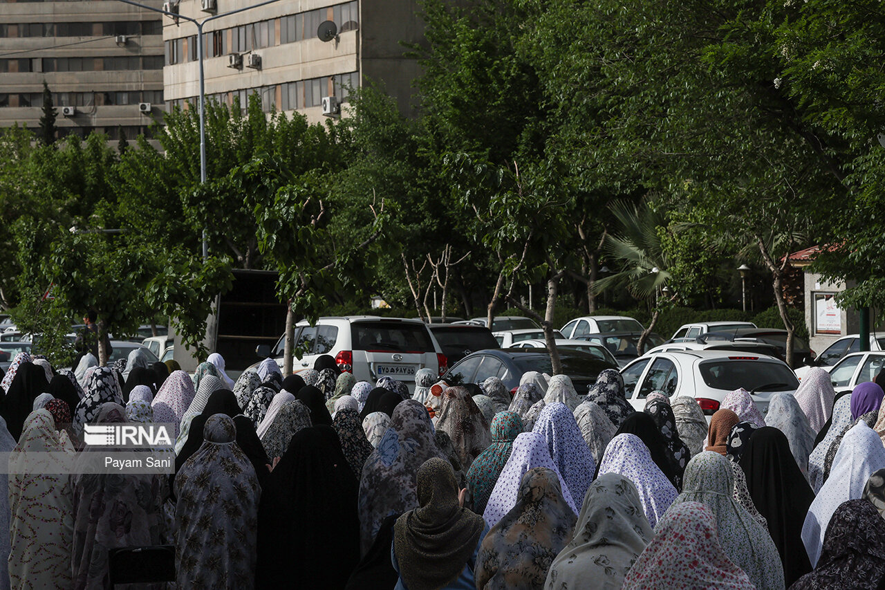 اقامه نماز عید فطر در شهرک اکباتان