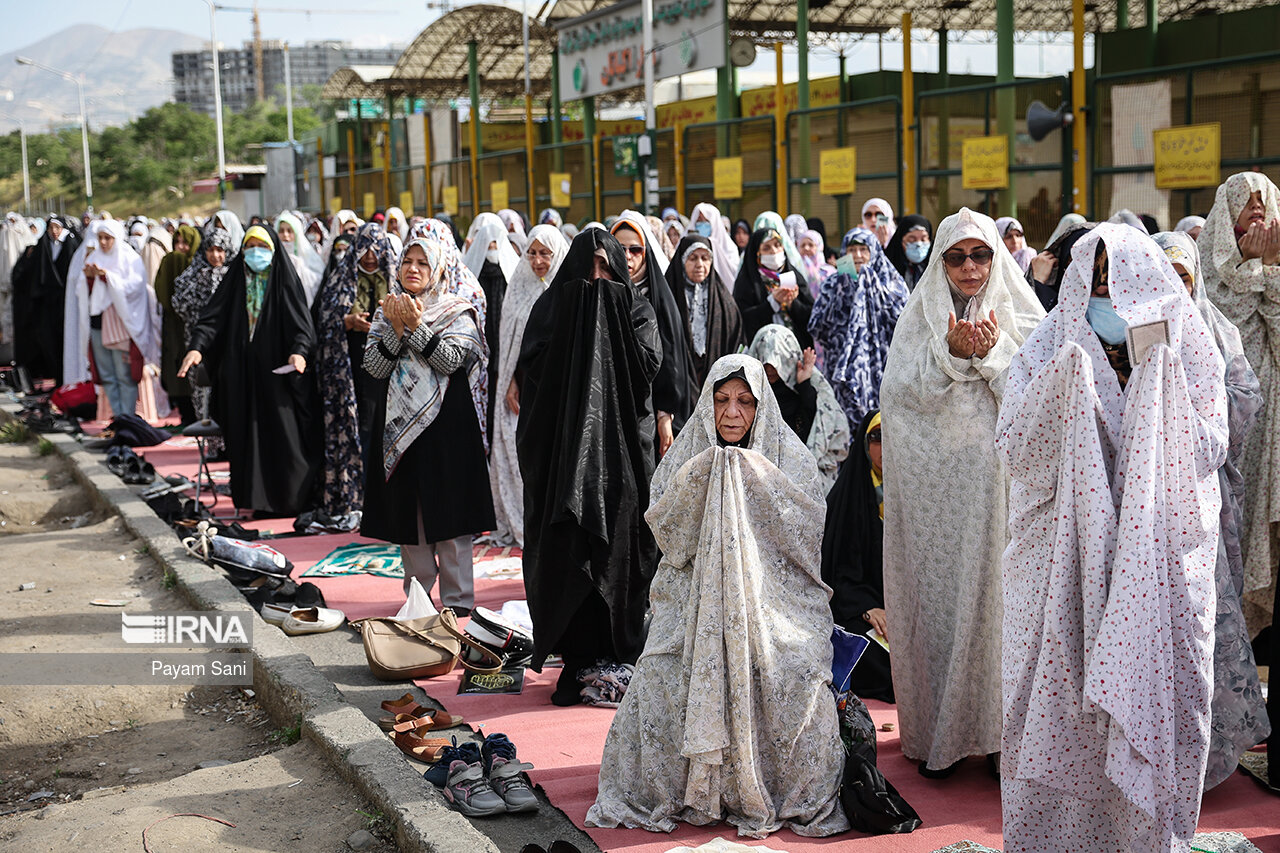اقامه نماز عید فطر در شهرک اکباتان