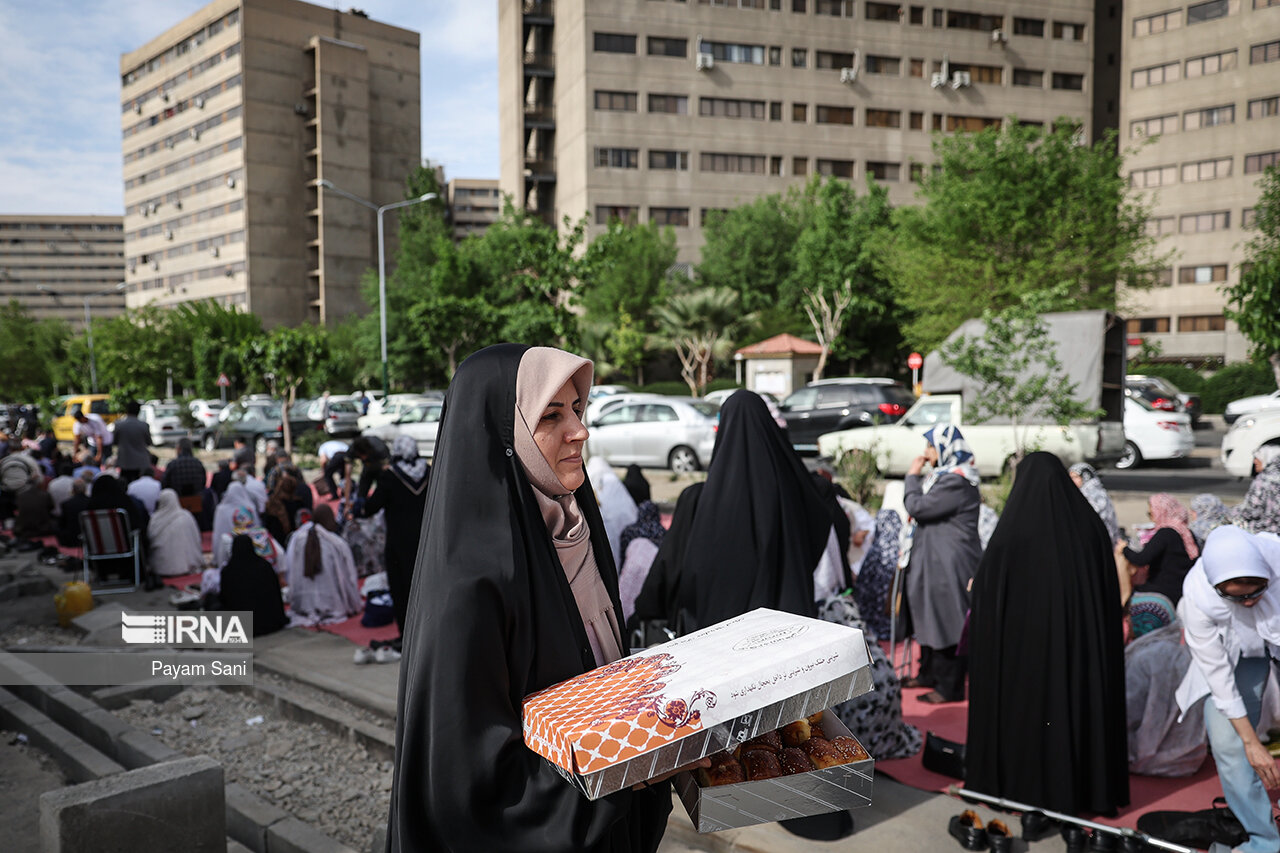 اقامه نماز عید فطر در شهرک اکباتان
