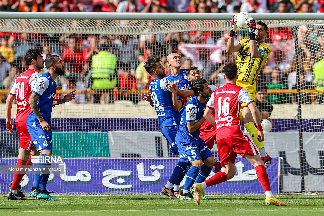 ورمزیار: نباید مقابل پرسپولیس محتاط باشیم؛ استقلال لایق قهرمانی است