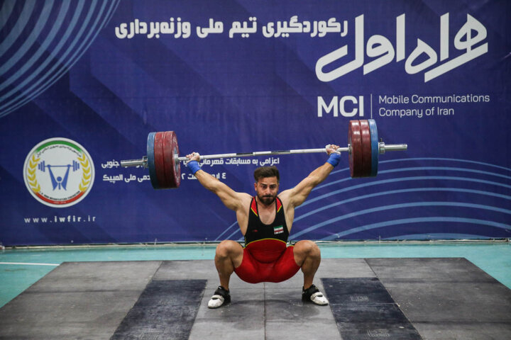 برای کیانوش؛ قهرمانانه حاشیهها را جمع کن