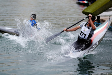 La ligue iranienne de slalom et d'aviron au lac Azadi de Téhéran 