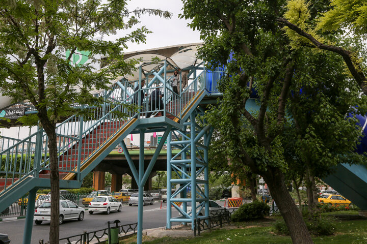 پلهای عابرپیاده نسل جدید در تهران نصب میشود