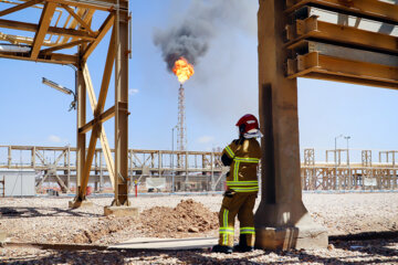 La raffinerie de gaz du golfe Persique Hoveyzeh a été inaugurée en présence du président Raïssi 