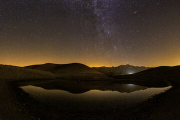 بازوی شمالی کهکشان راه شیری و کهکشان آندرومدا برفراز دریاچه بارده