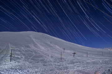 رد ستارگان برفراز پیست اسکی بارده