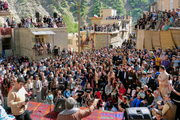 گردهمایی دف نوازان در باینگان