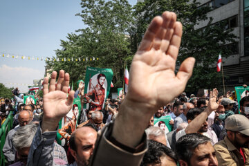 Cérémonie funéraire organisée pour le martyr iranien assyrien 