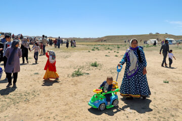 Iran : fête nomade « Qara Oghlanlou » à Zanjan au nord-ouest le vendredi 28 avril 2023 (Photo : Bahrâm Bayât)