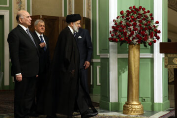 Le président Raïssi accueille officiellement son homologue irakien 