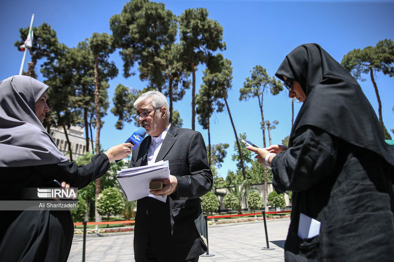 سجادی:ریزش سکوهای ورزشگاه آزادی صحت ندارد/ پارسال ۸۹۵ هزار نفر وام ازدواج دریافت کردند