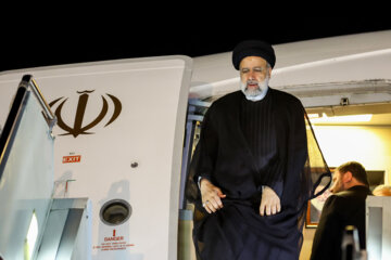 Après une visite de deux journées, l’ayatollah Raïssi quitte Damas pour Téhéran