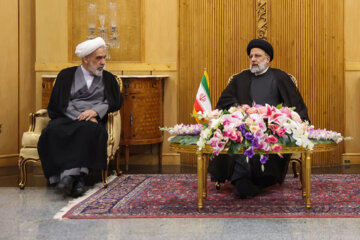 Après une visite de deux journées, l’ayatollah Raïssi quitte Damas pour Téhéran