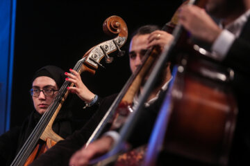 Une représentation spéciale de l'Orchestre national d'Iran a eu lieu à l'occasion de la Journée internationale du Croissant-Rouge ce dimanche matin 7 mai 2023, en présence d'un groupe de membres du Croissant rouge iranien, dans la salle Vahdat à Téhéran. (Photo : Mohsen Vanaï)