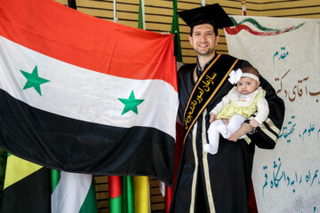 Cérémonie de remise des diplômes aux étudiants étrangers des universités iraniennes