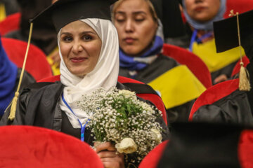 Cérémonie de remise des diplômes aux étudiants étrangers des universités iraniennes