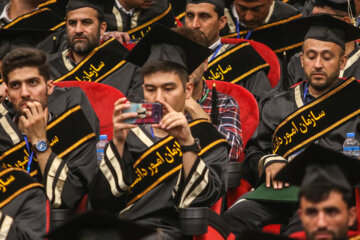 Cérémonie de remise des diplômes aux étudiants étrangers des universités iraniennes