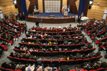 Cérémonie de remise des diplômes aux étudiants étrangers des universités iraniennes