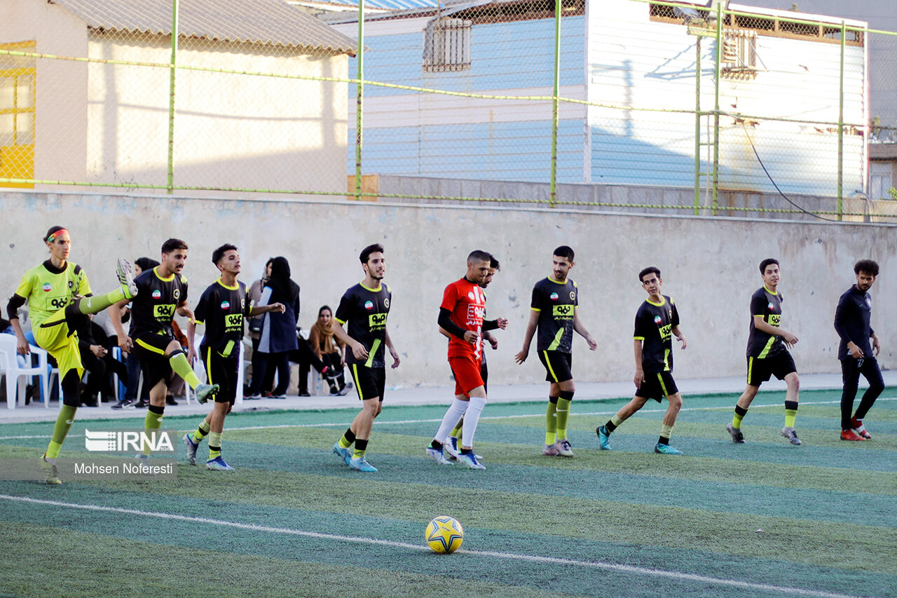 رقابت ۸۹۰ تیم در مسابقات مینی فوتبال خراسان جنوبی آغاز شد
