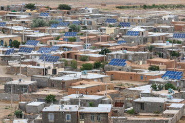 وزیر نیرو: سرمایه‌گذاری در انرژی‌های تجدیدپذیر با مشارکت مردمی محقق می‌شود