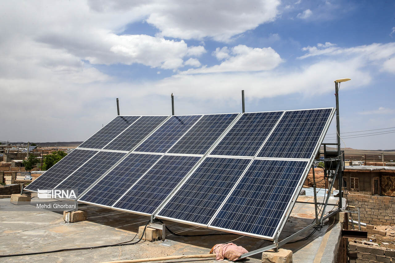 ۱۱۳ نیروگاه خورشیدی حمایتی در هرمزگان راه‌اندازی شد