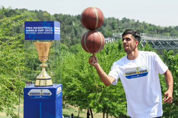 رونمایی از کاپ جام‌جهانی بسکتبال در پارک آب آتش