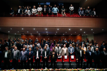 رونمایی از نشان «قندپارسی»