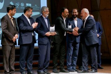 رونمایی از نشان «قندپارسی»