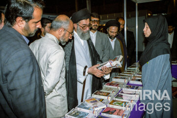 Visite du leader de la Foire internationale du livre de Téhéran: retour en archives 