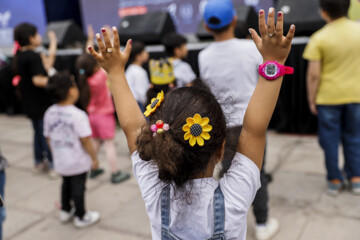 Presencia de niños en la Feria Internacional del Libro de Teherán