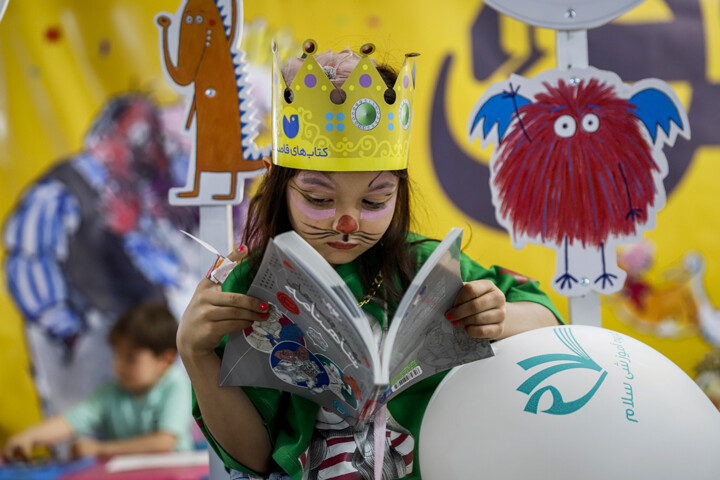 کمبودِ باارزشها میان انبوه کتاب کودک/ راهکار چیست؟