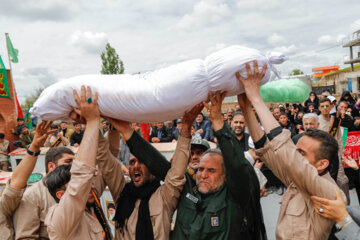 Funeral por el mártir Safar Rayabi
