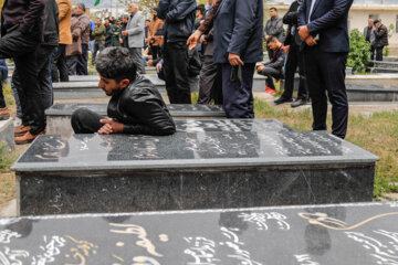 Funeral por el mártir Safar Rayabi
