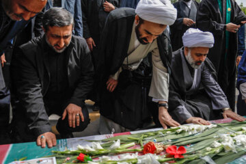 Funeral por el mártir Safar Rayabi
